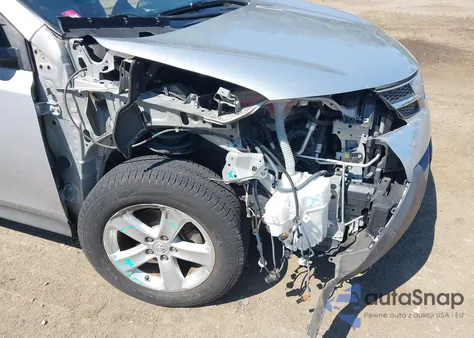 2013 Toyota Rav4 Xle z USA, uszkodzony, nr VIN JTMRFREV8D5003428